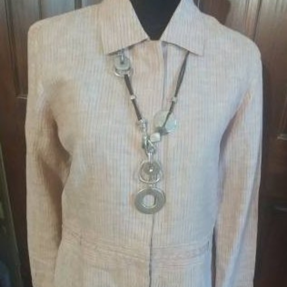 Light mauve with light stripes tailored shirt